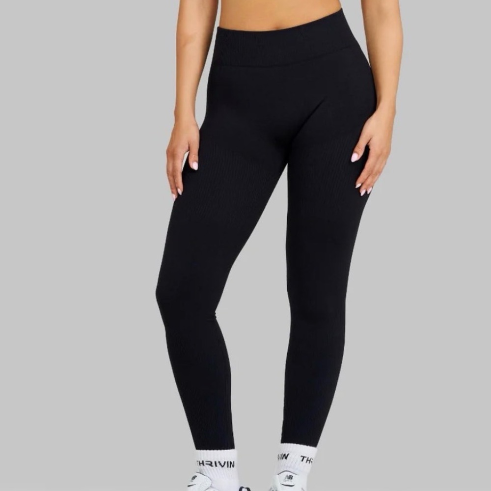 THRIVIN Elevate Sculpting Mid Waist Scrunch Leggings XS BLACK